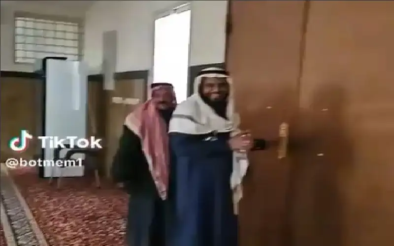 ورطة.. ياللي في الحارة افتحوا باب