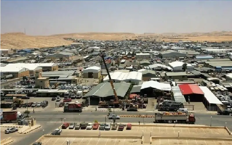 استمرار دوام الموظفين في حرة الزرقاء