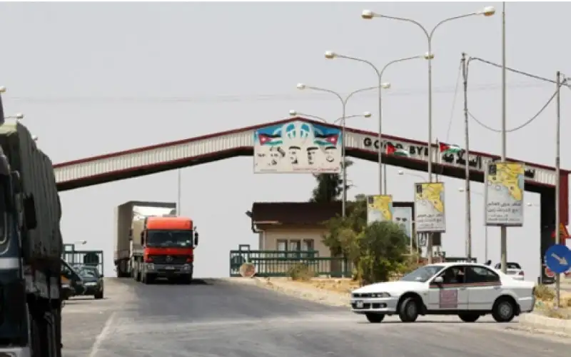 1234 شاحنة محملة عبرت حدود جابر