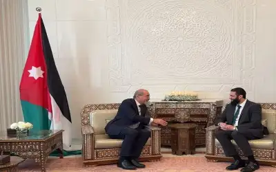 الصفدي يجري مباحثات موسعة مع أحمد