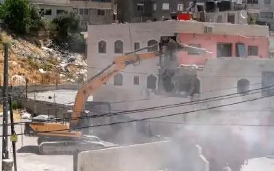 استكمالا لسياسة الهدم في البلدة.. الاحتلال