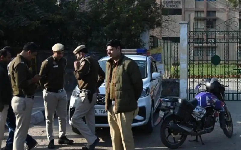 طلبة مدارس في دلهي يرسلون تهديدات