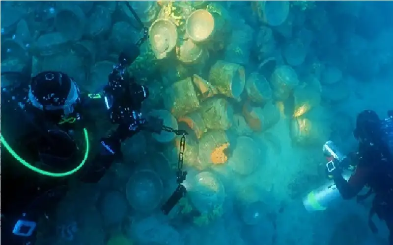 تركيا: اكتشاف حطام سفينة عمرها 1500