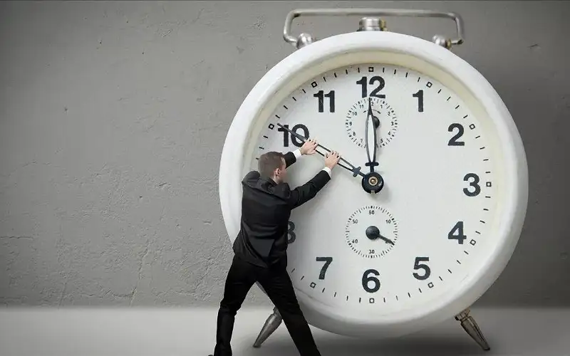 مذكرة نيابية تطالب بالعودة للتوقيت الشتوي