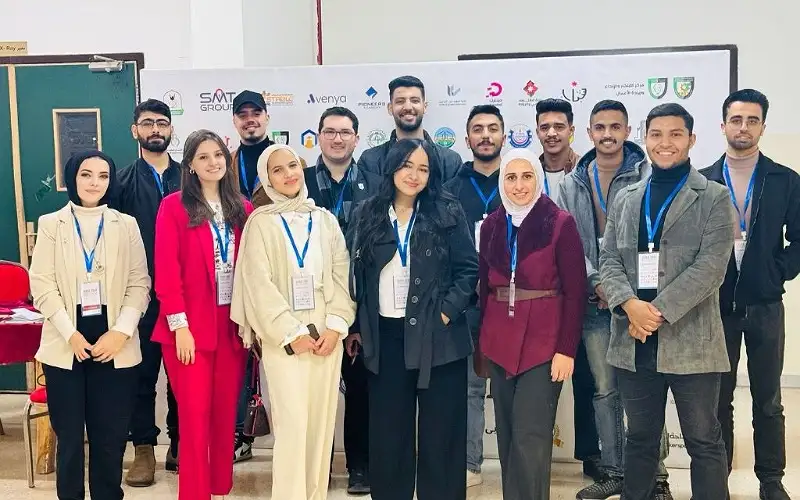 طلبة عمان الأهلية يشاركون بقمة الريادة