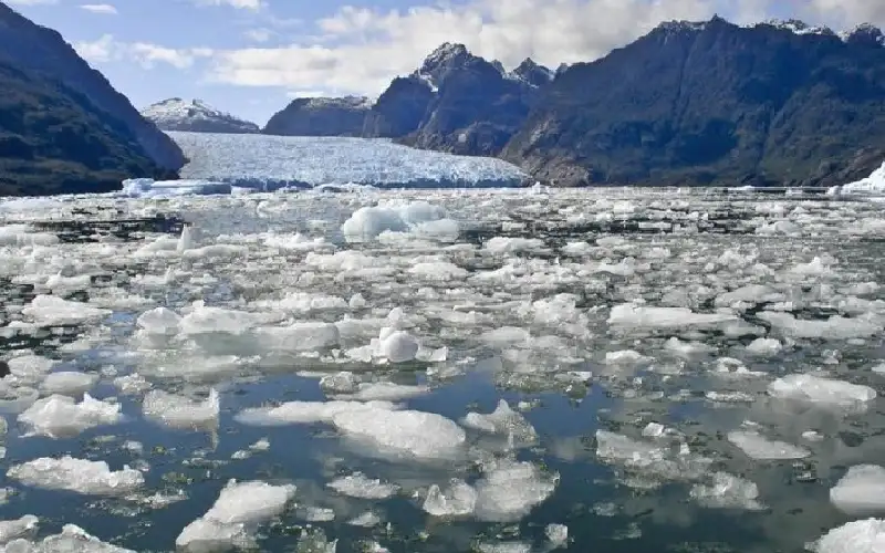 صور من الفضاء تظهر ذوبان جليد