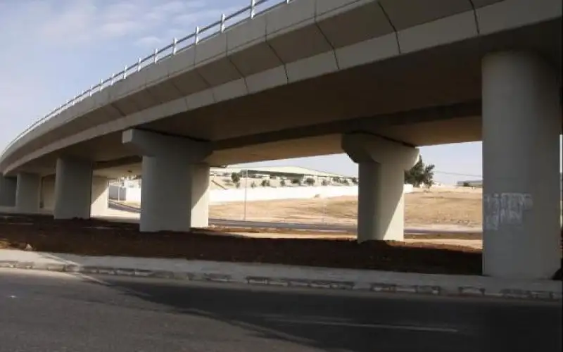 إغلاق السير أعلى جسر القسطل 10