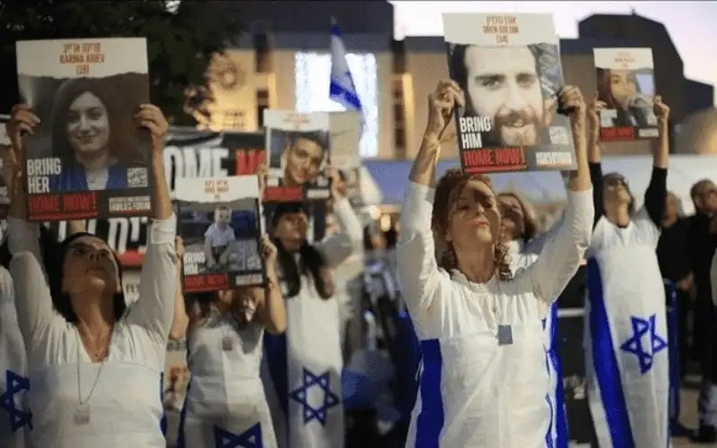 فريق التفاوض الاسرائيلي يعود إلى إسرائيل