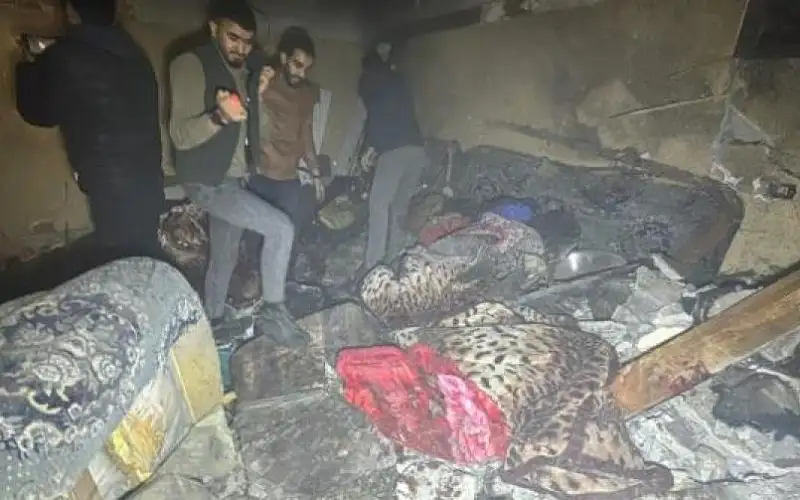 إسقاط صناديق متفجرات على منازل محيطة