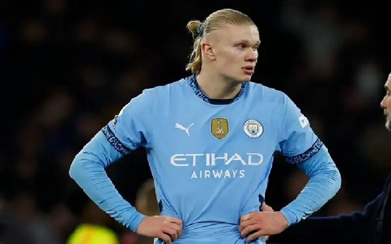 غوارديولا يواجه الانتقادات ويتمسك بالدفاع عن