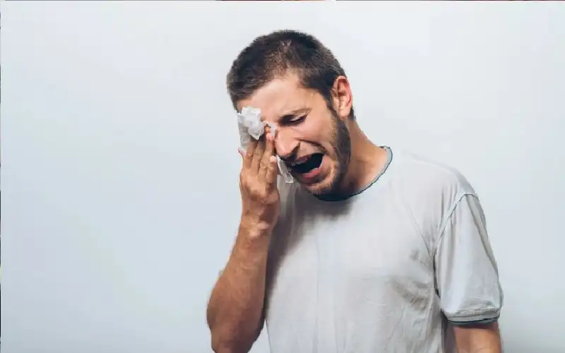 لهذا السبب تبكي المرأة أكثر من