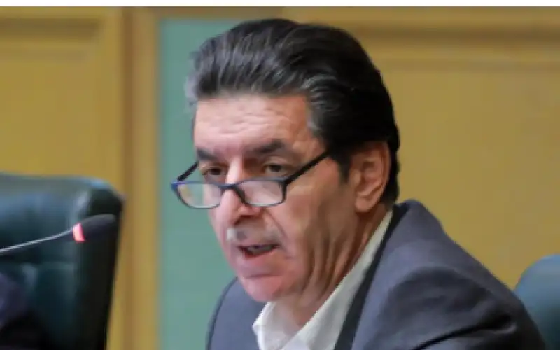 النائب الخلايلة يدعو لإجراء مناقلات في