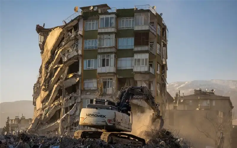 تركيا.. سجن مالك فندق ومهندس بسبب