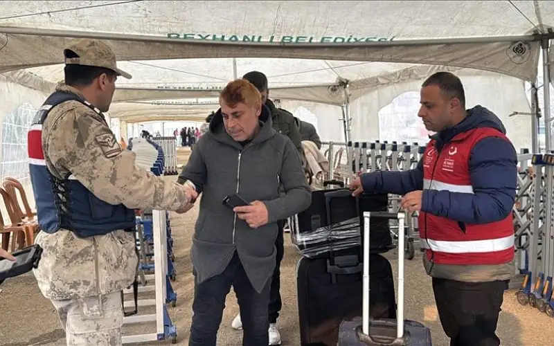 شاكرين تركيا .. سوريون يواصلون العودة