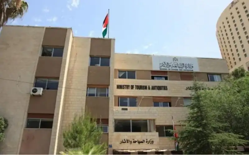 أكثر من نصف مليون دينار شيكات