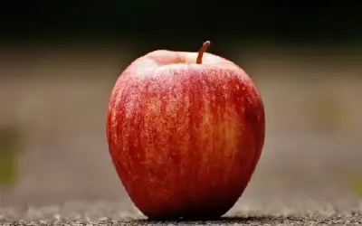 خبراء يكشفون تأثيرا سحريا للتفاح والموز