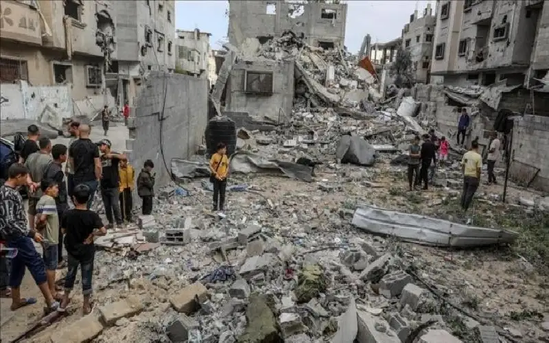 11 شهيدا منذ الفجر في قصف