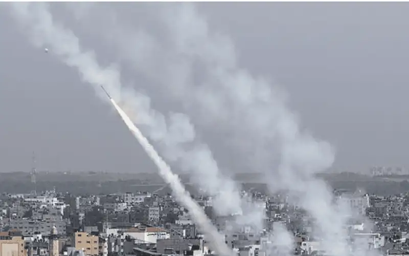 إطلاق صواريخ من غزة وإطلاق الإنذارات