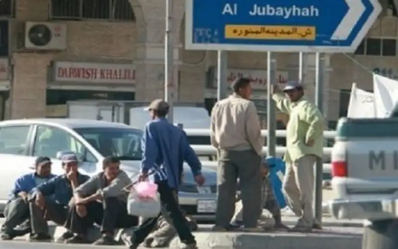 54 ألف عامل وافد لم يصوبوا