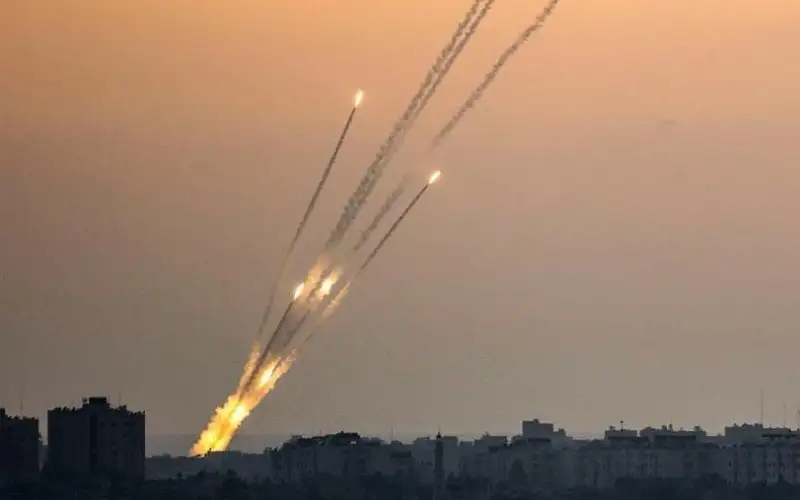 إطلاق 5 صواريخ من غزة على