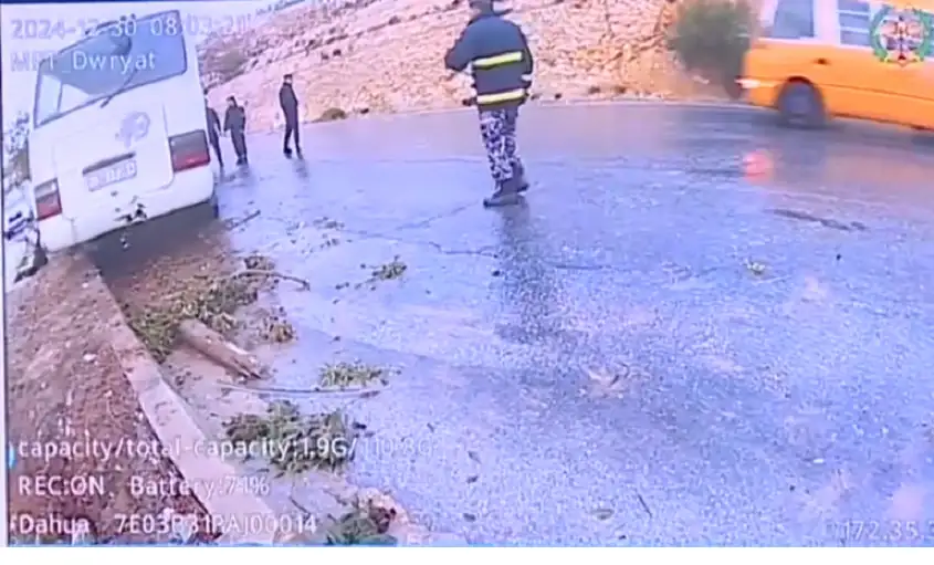 11 إصابة في حادث تدهور حافلة