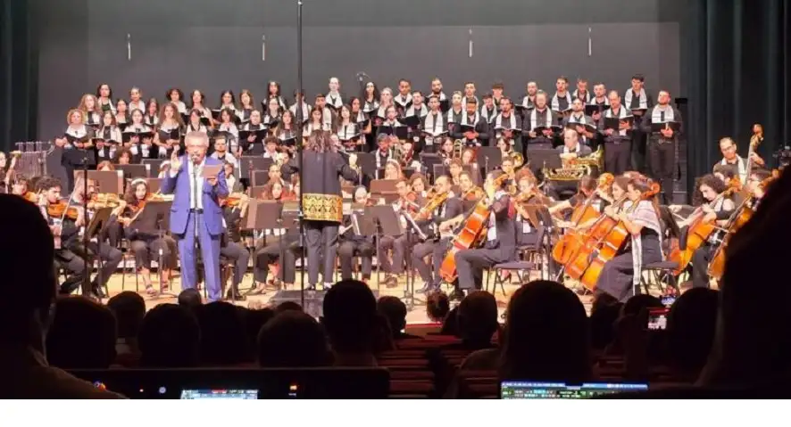 نصر الله وخوري ينشدان السلام لمريم