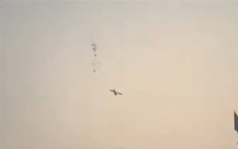 احتفالا بزفاف ابنه.. باكستاني يستأجر طائرة