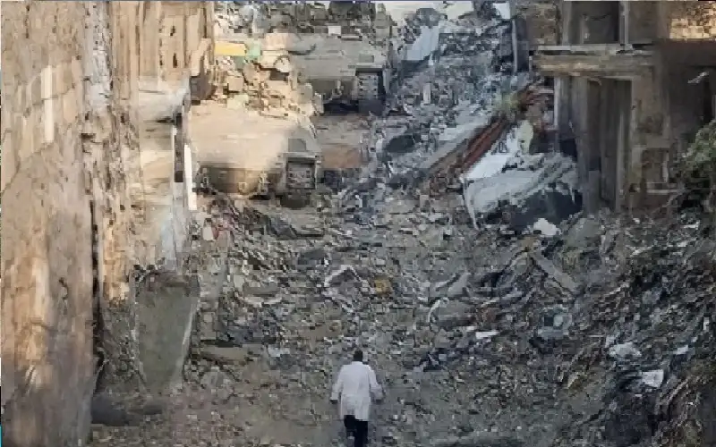 ‏أجبروه على خلع ملابسه.. عائلة الدكتور