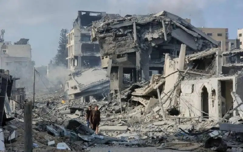 بينهم أطفال ونساء.. 13 شهيدا في