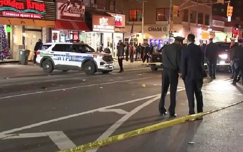 إصابة 11 شخصا بإطلاق نار في