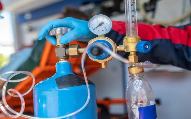 الاستجابة لطالب توجيهي احتاج الأوكسجين خلال