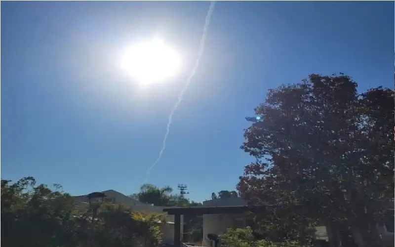 القسام وألوية الناصر تطلق صاروخ أرض