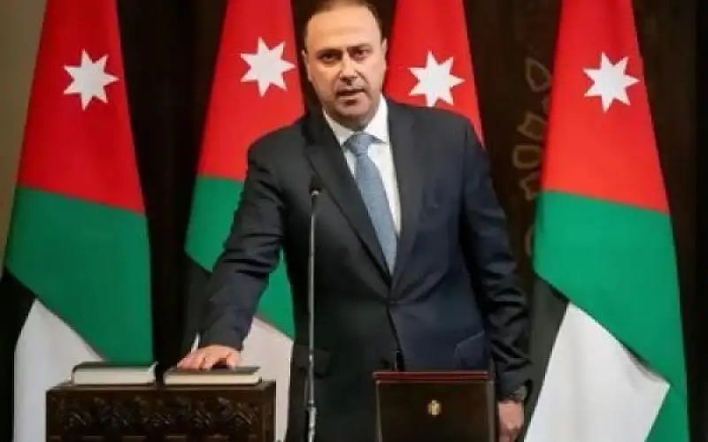 المومني يبرر السماح بتسمية رئيسين لإدارة