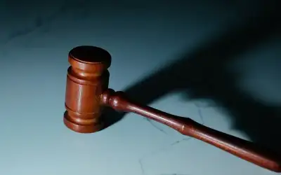 الحبس 8 سنوات لعشريني تحرش بطفلة