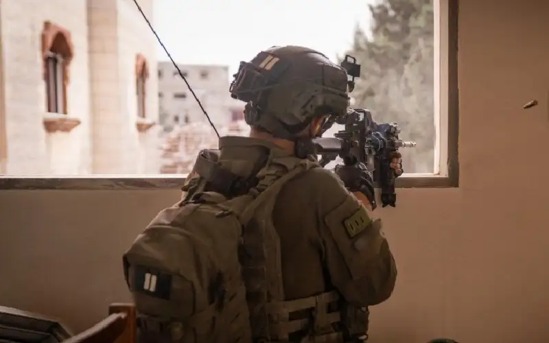 الجيش الإسرائيلي: نفذنا 100 غارة استهدفت