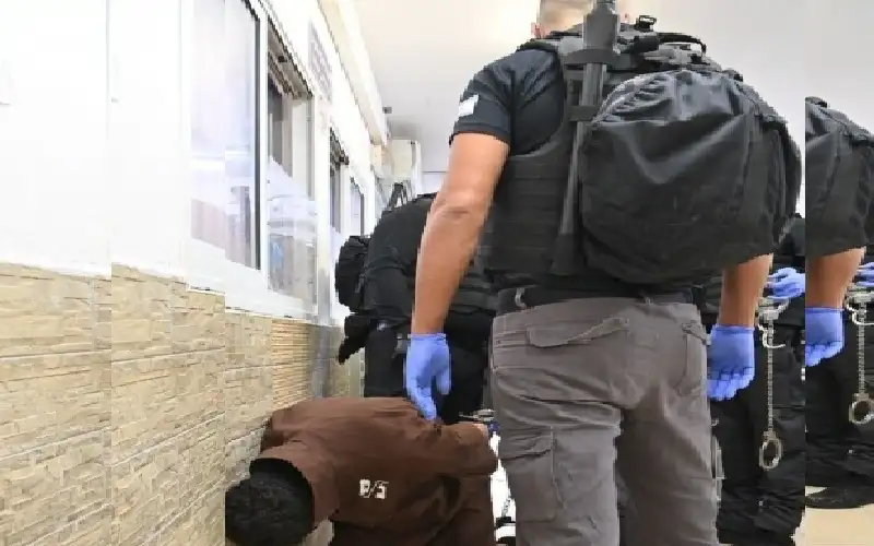 سلطات الاحتلال تحتجز قاصرا يعاني من