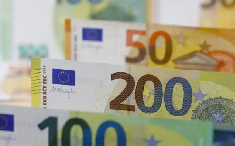 بنك الاستثمار الأوروبي وقع اتفاقيات مع