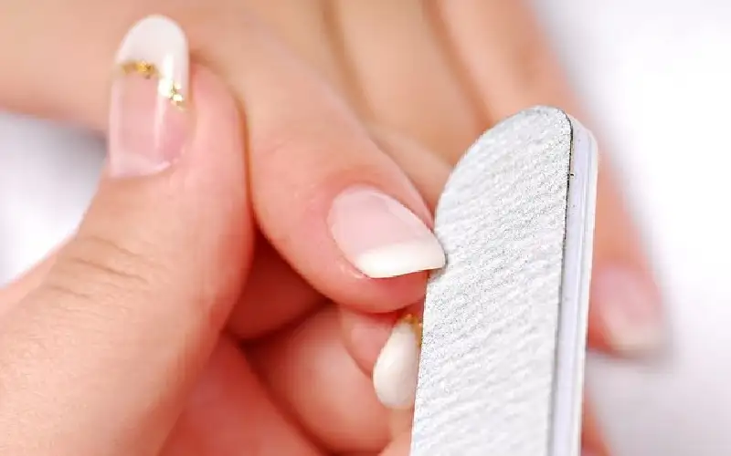 ما سبب النمو الأسرع للشعر والأظافر