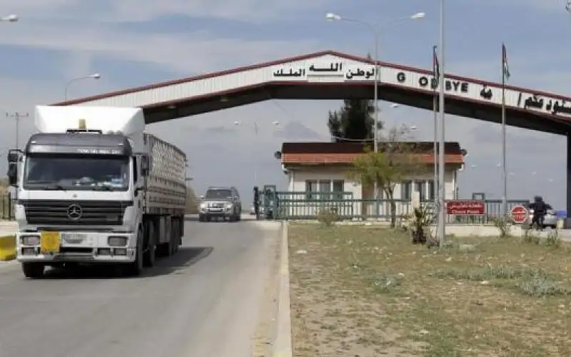 600 شاحنة بضائع أردنية دخلت سوريا