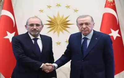 وزير الخارجية ينقل رسالة من الملك