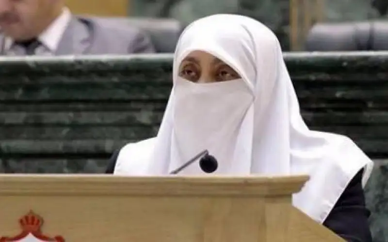 النائب هدى العتوم تسأل وزير التربية