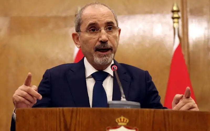 وزير الخارجية يبحث مع الممثلة العليا