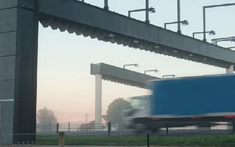 انشاء الجسر مدفوع الأجر في شارع