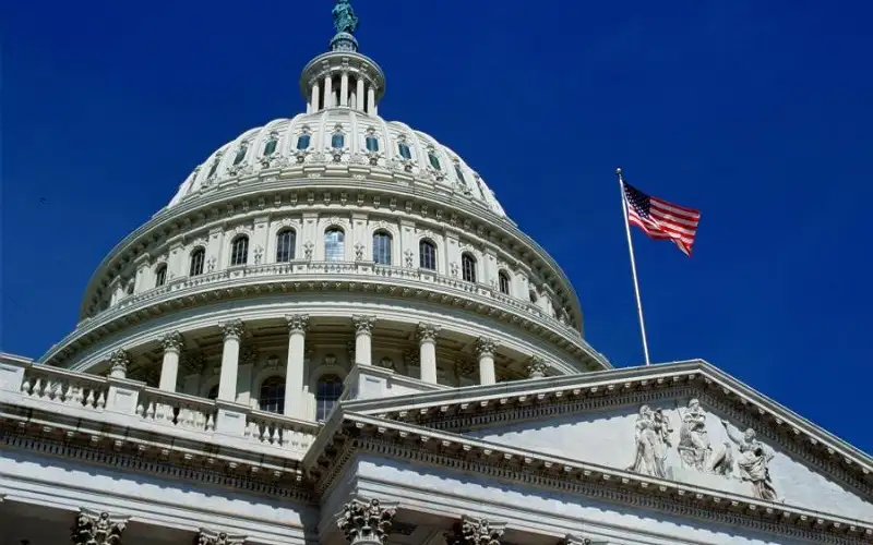 النواب الأمريكي يقر قانون معاقبة المحكمة