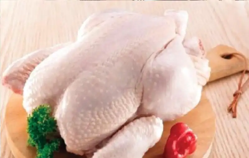 الدجاج الطازج يتجاوز 2.45 دينارا للكيلو