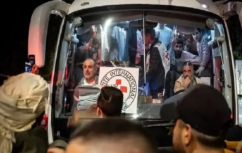 ضبابية المفاوضات.. . ترقب فلسطيني لصفقة