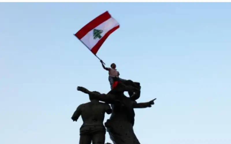 نائب لبناني يعلن استعداده لتولي رئاسة