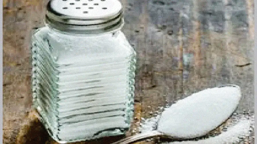 ملعقة تنهي عهد الملح في الطعام