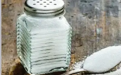ملعقة تنهي عهد الملح في الطعام