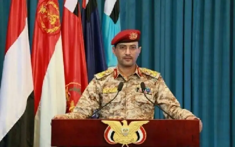 القوات المسلحة اليمنية: اشتبكنا مع حاملة